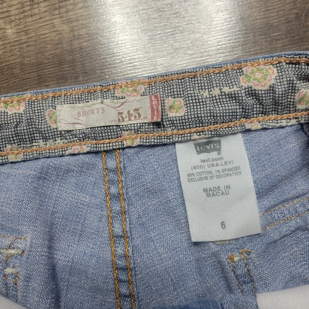 Women's 2007 Levi's 545 Denim Jean Shorts Snap Flap Pocket Sz 6 - Picture 5 of 6
